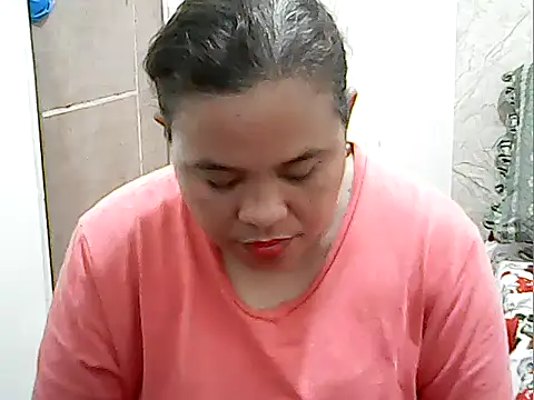 cutechubby online show from December 5, 2025, 12:19 am