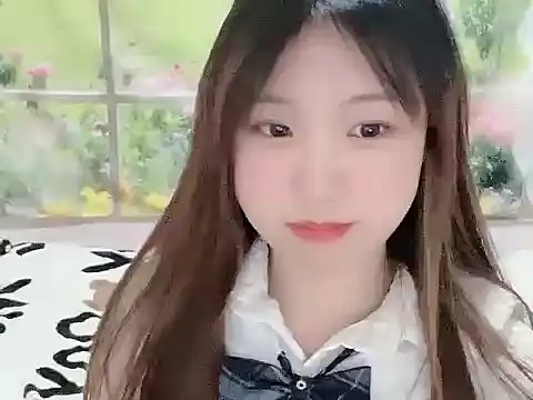 Snapshot of Poppy13 chatting on November 25, 2025, 2:39 pm Poppy13 online show from November 25, 2025, 2:39 pm