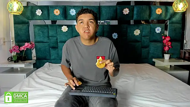  bonnyandclyde online show from January 8, 2026, 11:56 am