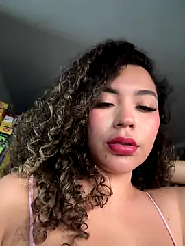 Snapshot of VictoriaaRose chatting on November 30, 2025, 10:36 pm VictoriaaRose online show from November 30, 2025, 10:36 pm