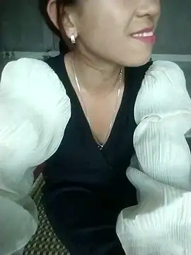 tieutam122 online show from January 12, 2026, 7:13 am