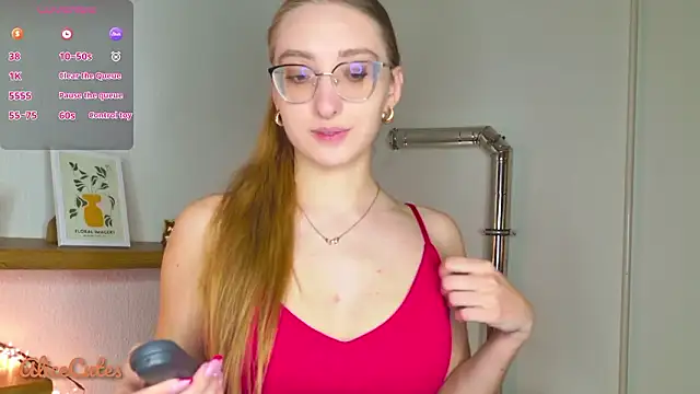 AliceCutes online show from February 28, 2026, 1:12 pm