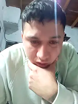 Alvarezz0202 online show from June 1, 2026, 3:58 pm