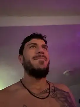 DaddysBoyToy423 online show from November 25, 2025, 8:53 pm