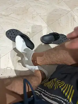 rebeudomi69 online show from July 22, 2026, 9:17 pm