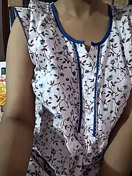 RASHMI SHARMA9 online show from May 20, 2026, 6:03 pm