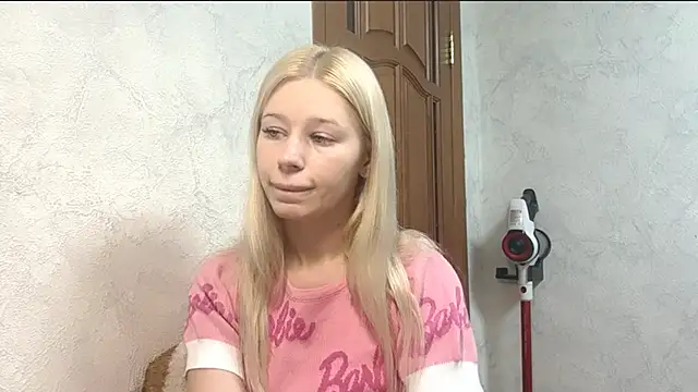 Barbie Blondie online show from December 17, 2025, 8:15 pm