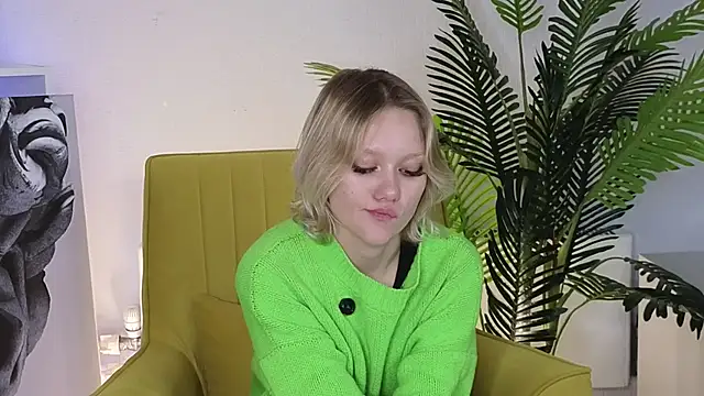 AnikaSlader online show from November 27, 2025, 4:09 pm