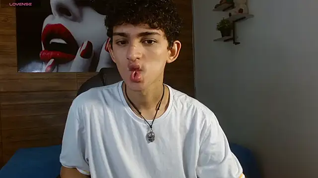 Michaelkoiv online show from December 16, 2025, 12:21 pm