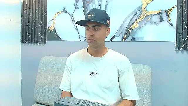 MARCO SPENCER online show from December 4, 2025, 7:55 pm