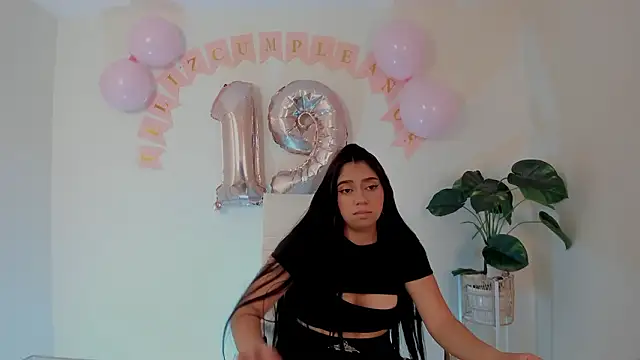 luna cute   online show from February 21, 2026, 2:07 pm