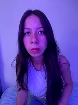 Snapshot of liceth_c chatting on December 2, 2025, 2:56 pm liceth c online show from December 2, 2025, 2:56 pm