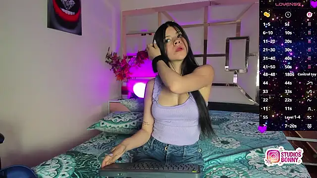 alexandra venuss online show from February 7, 2026, 8:12 pm