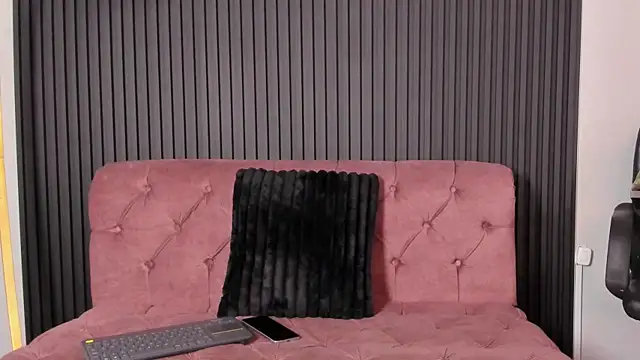 KarolWest  online show from January 9, 2026, 12:30 pm