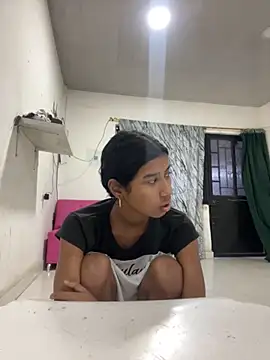 KattyAndDorian online show from November 28, 2025, 10:12 pm