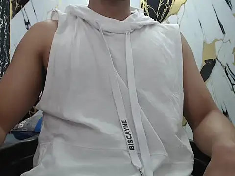 simonm667 online show from May 16, 2026, 7:34 pm