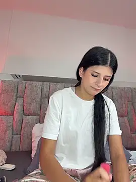 Snapshot of ZafiraNavarro chatting on April 19, 2026, 6:10 pm ZafiraNavarro online show from April 19, 2026, 6:10 pm