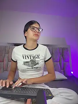 Snapshot of ZafiraNavarro chatting on May 9, 2026, 7:19 pm ZafiraNavarro online show from May 9, 2026, 7:19 pm