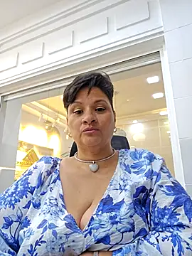 LILIANAJARAMILLO online show from December 5, 2025, 12:08 am