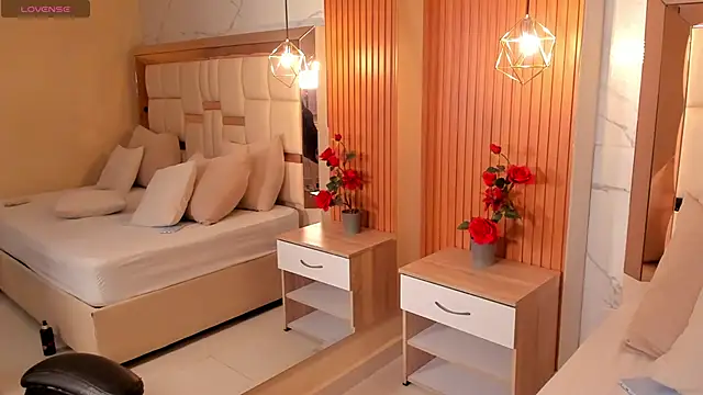 samantha quinnn online show from December 22, 2025, 8:44 am