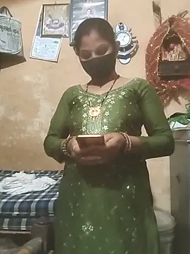 Snapshot of Pooja_bhabhi00 chatting on November 27, 2025, 11:34 am Pooja bhabhi00 online show from November 27, 2025, 11:34 am