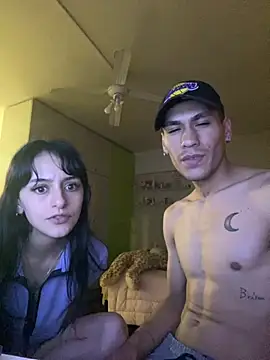 Snapshot of ParejaJovenZSur chatting on November 26, 2025, 3:51 am ParejaJovenZSur online show from November 26, 2025, 3:51 am