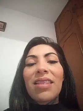 Snapshot of leidhy chatting on November 27, 2025, 8:44 pm leidhy online show from November 27, 2025, 8:44 pm