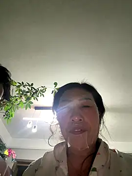 22xiaopingguo online show from November 28, 2025, 6:21 pm