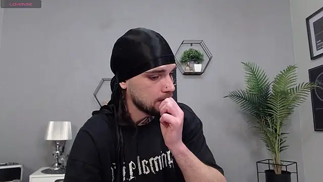 Snapshot of KaneHunter chatting on April 18, 2026, 7:07 pm KaneHunter online show from April 18, 2026, 7:07 pm