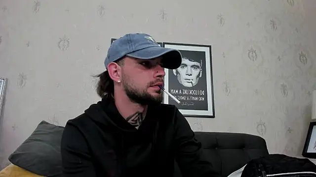 Snapshot of KaneHunter chatting on May 12, 2026, 11:35 pm KaneHunter online show from May 12, 2026, 11:35 pm