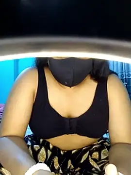 priya2098 online show from May 20, 2026, 5:41 pm