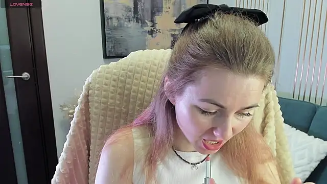 SofiAngela online show from December 4, 2025, 1:04 am