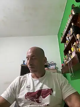 Russo41rj online show from December 1, 2025, 3:33 am