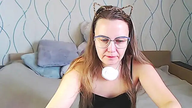 Snapshot of KissKsy chatting on November 28, 2025, 7:11 am KissKsy online show from November 28, 2025, 7:11 am