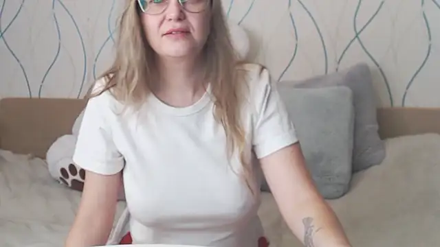 Snapshot of KissKsy chatting on December 1, 2025, 6:07 am KissKsy online show from December 1, 2025, 6:07 am