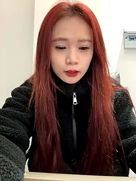 Snapshot of YYoom chatting on November 28, 2025, 9:34 am YYoom online show from November 28, 2025, 9:34 am