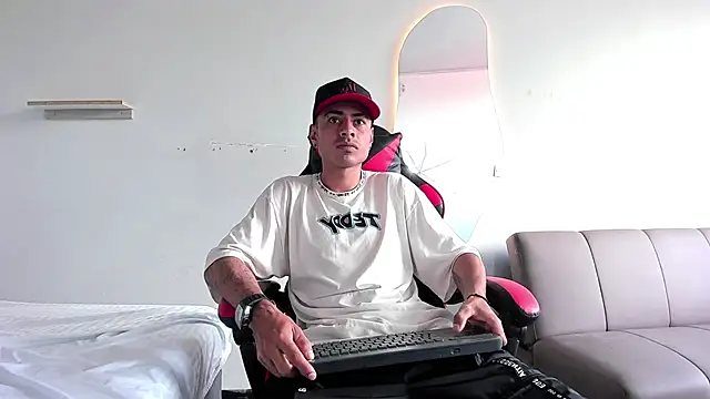 MatthewCullen online show from December 4, 2025, 5:21 pm