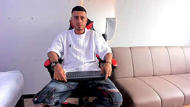 MatthewCullen online show from December 22, 2025, 4:04 pm