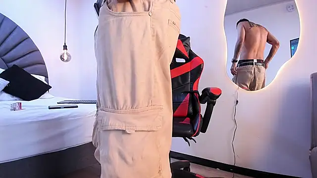 Snapshot of MatthewCullen chatting on February 21, 2026, 10:00 pm MatthewCullen online show from February 21, 2026, 10:00 pm