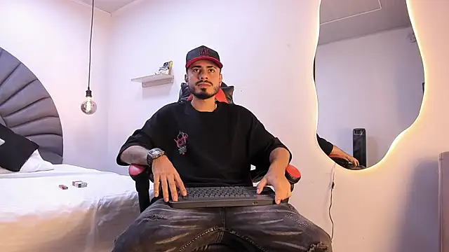 Snapshot of MatthewCullen chatting on February 22, 2026, 11:14 pm MatthewCullen online show from February 22, 2026, 11:14 pm