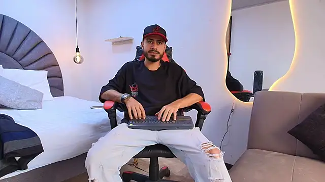 Snapshot of MatthewCullen chatting on February 26, 2026, 9:36 pm MatthewCullen online show from February 26, 2026, 9:36 pm