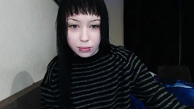 Lucyy666 online show from December 15, 2025, 11:20 pm