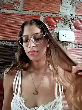 Vanneskk online show from February 4, 2026, 7:42 pm