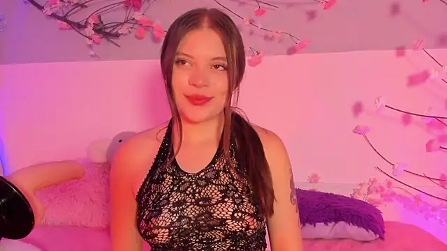 apleepleassure online show from June 26, 2026, 9:08 pm
