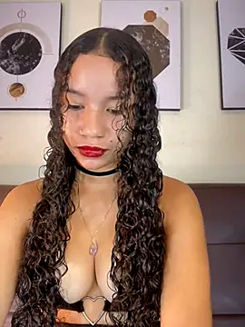 ZoeyFierce online show from December 5, 2025, 2:03 pm