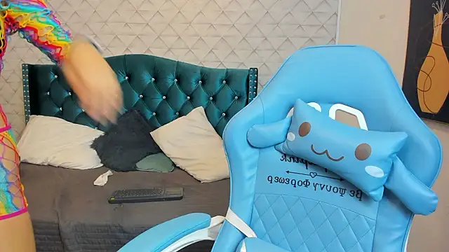 Valery jame online show from February 4, 2026, 8:03 pm