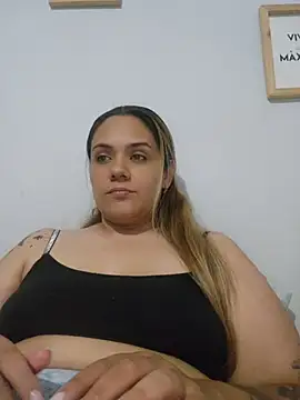 LoreinnFox online show from May 1, 2026, 3:55 am