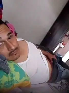 cristian112090 online show from June 27, 2026, 7:19 pm