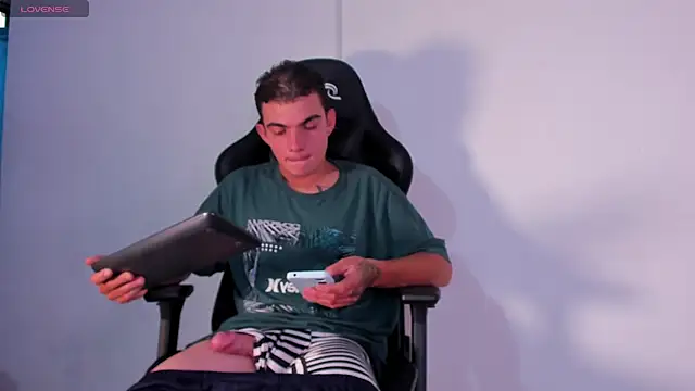 m0ntana777 online show from December 2, 2025, 12:10 pm