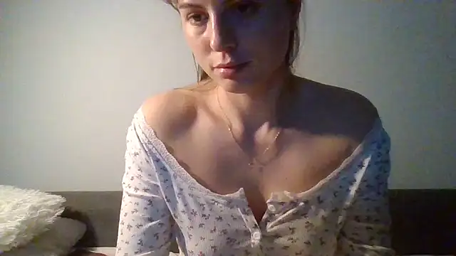 Devil Maiden online show from April 1, 2026, 7:44 pm